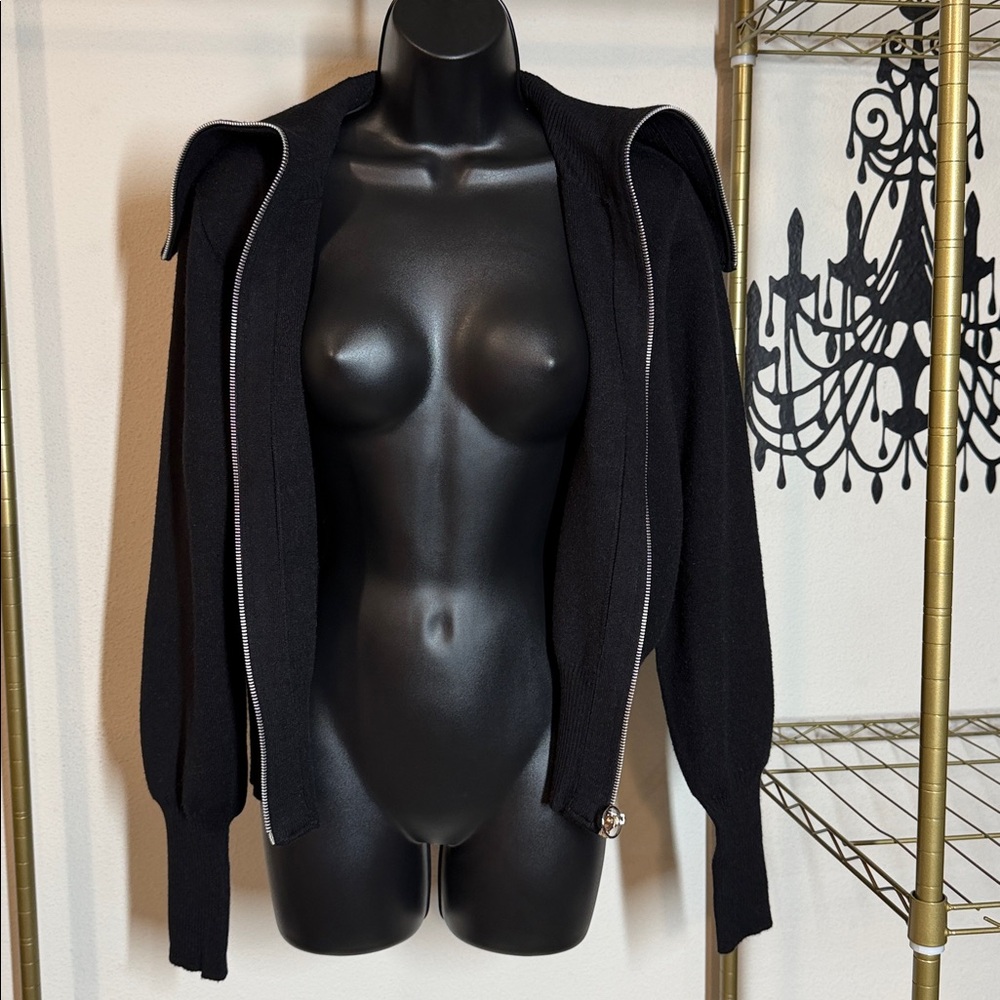 Sweater - Picture 5 of 9